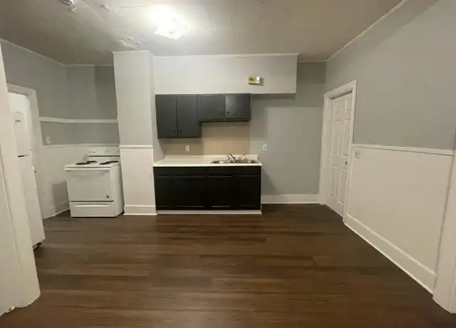 Property at 30 Russell St, Worcester, MA, 01609, 2 beds, 1 bath, [object Object]