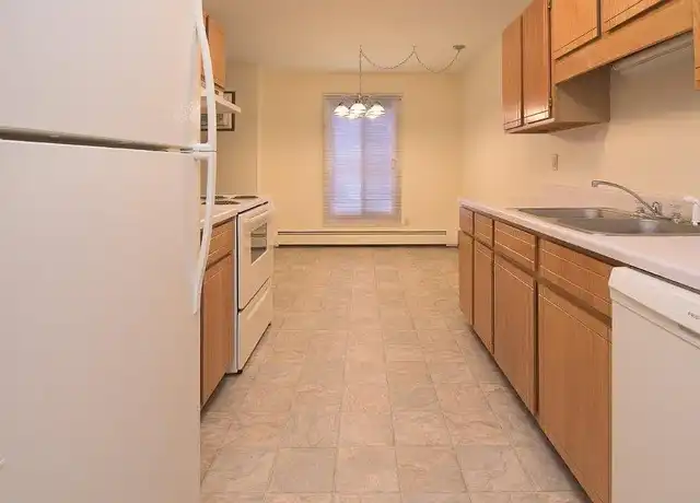 Property at Silver Oaks Court Apartments - 2657 Rice Creek Rd, New Brighton, MN, 55112, 1 bed, 1 bath, [object Object]