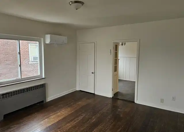 Property at 4748 Reading Rd Unit 4, Cincinnati, OH, 45237, 1 bed, 1 bath, [object Object]