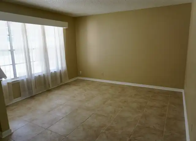 Property at 317 E Langley Blvd, Universal City, TX, 78148, 3 beds, 2 baths, [object Object]
