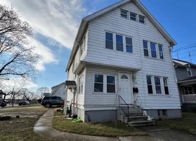 Property at 656 Hammel St Unit Up, Akron, OH, 44306, 4 beds, 1 bath, [object Object]