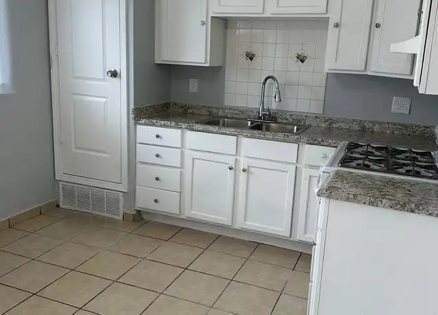 Property at 328 Rhode Island St NE Unit 3, Albuquerque, NM, 87108, 2 beds, 1 bath, [object Object]