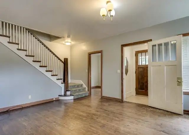 Property at 305 Washington St Unit 1, Eau Claire, WI, 54701, 5 beds, 1 bath, [object Object]
