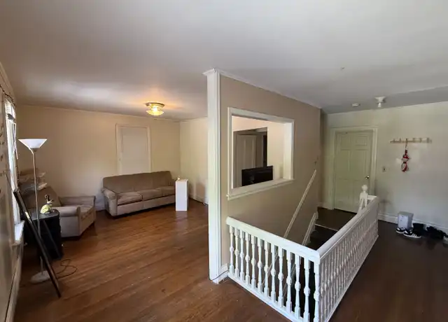 Property at 113 Osmun Pl Unit 3, Ithaca, NY, 14850, 3 beds, 1 bath, [object Object]