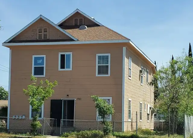 Property at 1701 Owens St Unit D, Bakersfield, CA, 93305, 2 beds, 1 bath, [object Object]