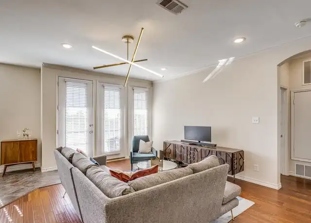 Property at 950 Henderson St Unit 31121, Fort Worth, TX, 76102, 1 bed, 1 bath, [object Object]