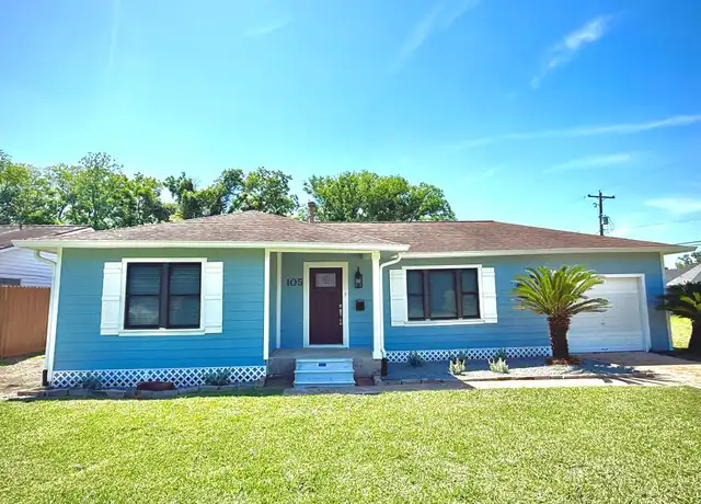 Property at 105 Birch St, Lake Jackson, TX, 77566, 3 beds, 1 bath, [object Object]