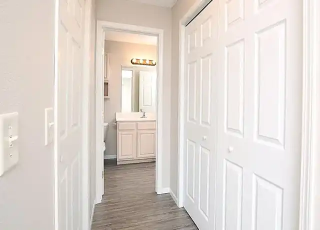 Property at Donegal Pointe Apartments - 5109 S Rolling Green Ave, Sioux Falls, SD, 57108, 1 bed, 1 bath, [object Object]