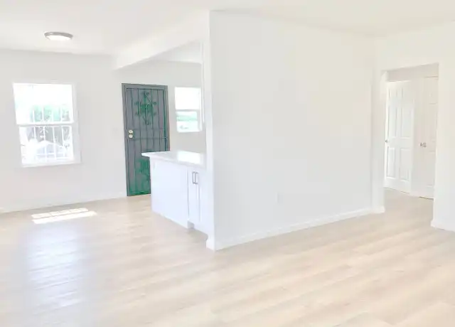 Property at 2020 W 35th St Unit 2022 1/2, Los Angeles, CA, 90018, 2 beds, 1 bath, [object Object]