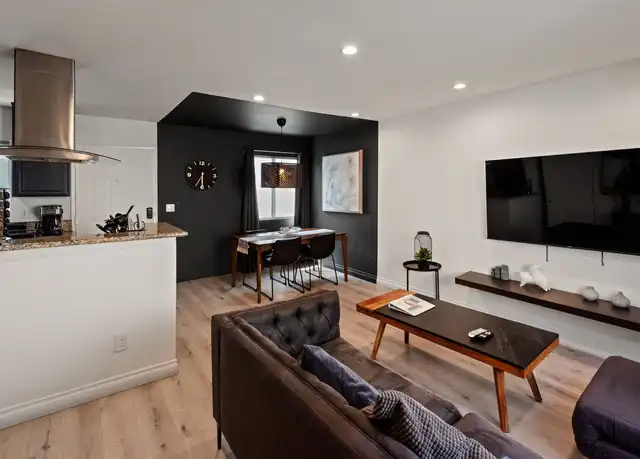 Property at 1540 N Bronson Ave Unit 3, Los Angeles, CA, 90028, 2 beds, 1.5 baths, [object Object]