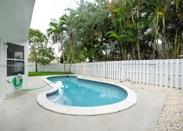 Property at 1127 SW 104th Way, Pembroke Pines, FL, 33025, 4 beds, 3 baths, [object Object]