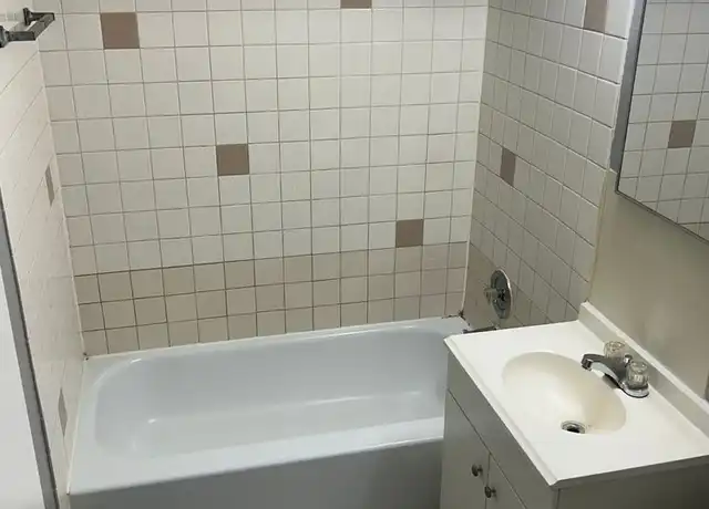 Property at 757 Belmont Blvd Unit 757 Belmont Blvd-203, Rockford, IL, 61103, 1 bed, 1 bath, [object Object]