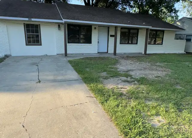 Property at 6749 Perimeter Dr, Baton Rouge, LA, 70812, 4 beds, 2 baths, [object Object]