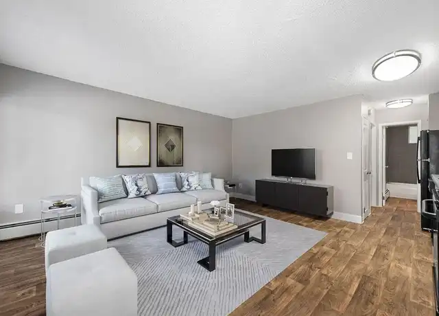 Property at Cresta Run Apartments - 6016 Wadsworth Blvd, Arvada, CO, 80003, 1 bed, 1 bath, [object Object]