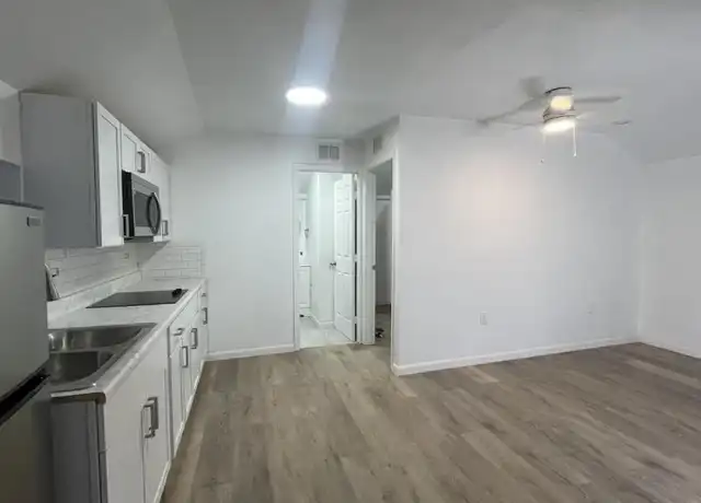 Property at 875 S Lake Shore Way Unit 5, Lake Alfred, FL, 33850, 1 bed, 1 bath, [object Object]