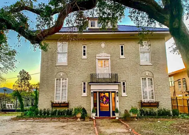 Property at 121 Park Ave #2, Lake Charles, LA, 70601, 2 beds, 1 bath, [object Object]
