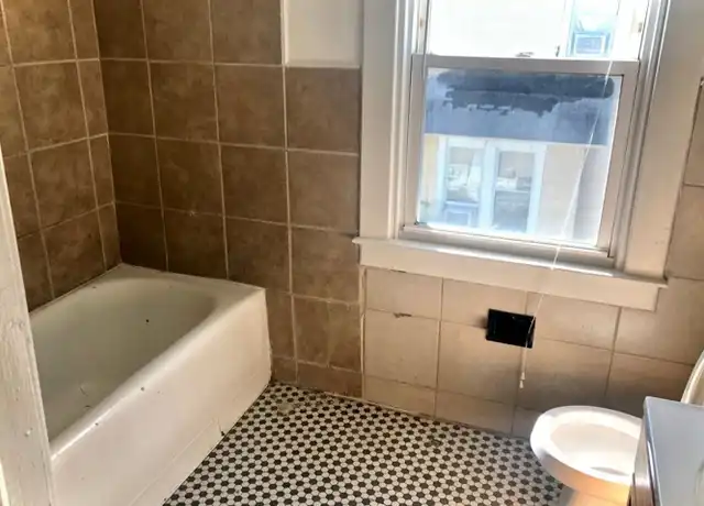Property at 6607 Old Harford Rd Unit 2nd Floor, Baltimore, MD, 21214, 1 bed, 1 bath, [object Object]