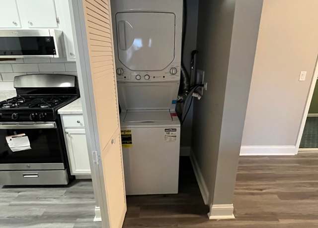 Photo of 100 Sunset Dr Unit 203, Cary, IL 60013