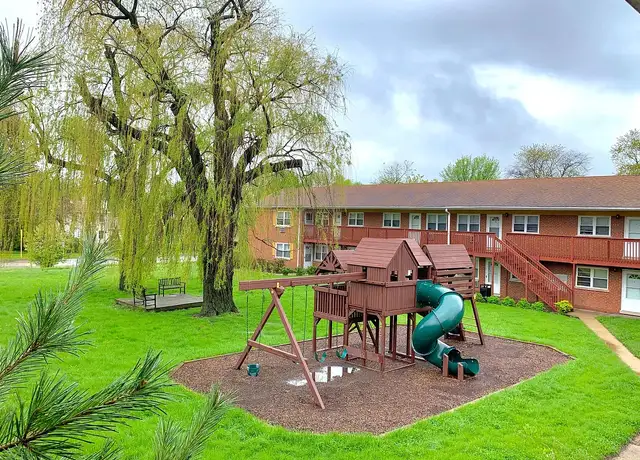 Photo of 440 W Palatine Rd, Palatine, IL 60067