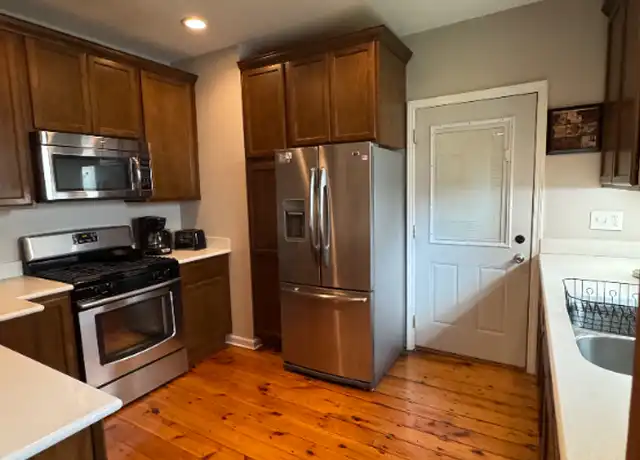 Property at 621 3rd St NW Unit Main, Rochester, MN, 55901, 2 beds, 1 bath, [object Object]