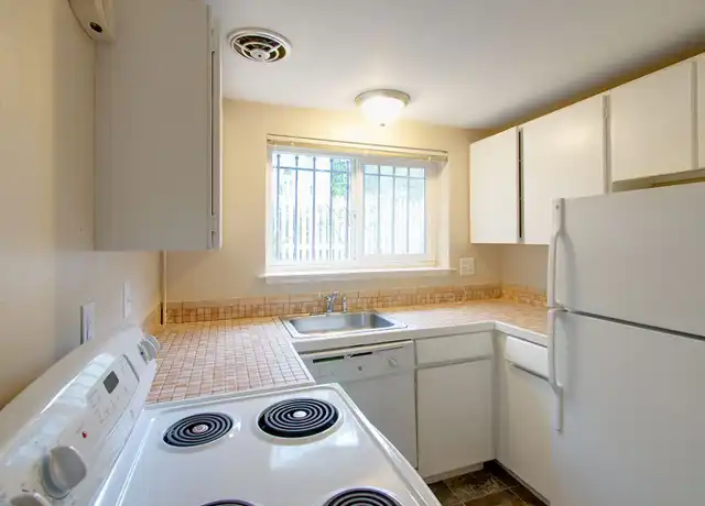 Property at 421 18th Ave E Unit 2, Seattle, WA, 98112, 1 bed, 1 bath, [object Object]