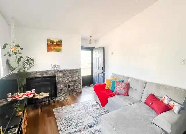 Property at 3324 W Kiowa St Unit B, Colorado Springs, CO, 80904, 2 beds, 1 bath, [object Object]