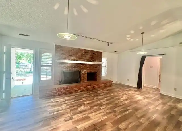 Property at 207 Whispering Pines Ct, Hampstead, NC, 28443, 3 beds, 2 baths, [object Object]