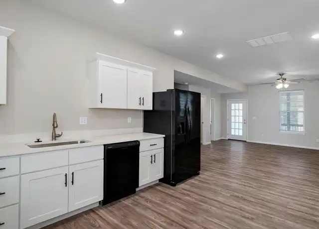 Property at 311 S Hampton Ave Unit Hampton 300 B, Springfield, MO, 65806, 4 beds, 4 baths, [object Object]