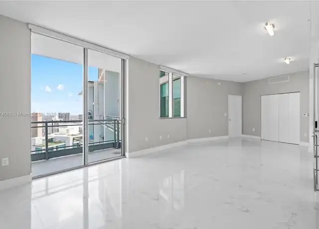 Property at 92 SW 3rd St #5206, Miami, FL, 33130, 2 beds, 2 baths, [object Object]