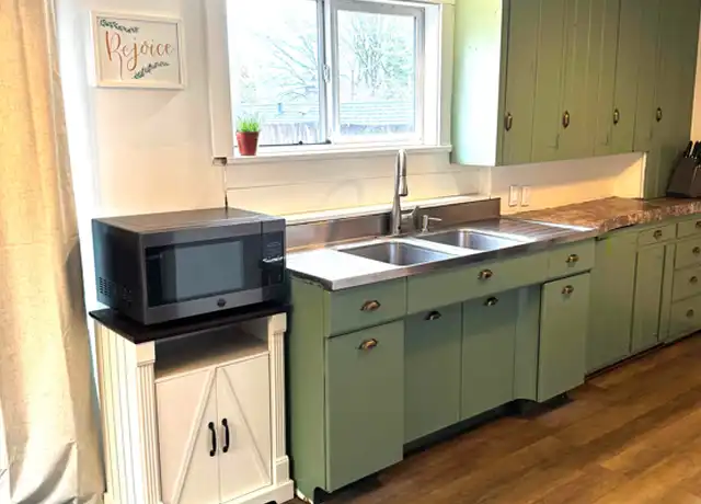 Property at 1114 8th St, Bremerton, WA, 98337, 4 beds, 2.5 baths, [object Object]