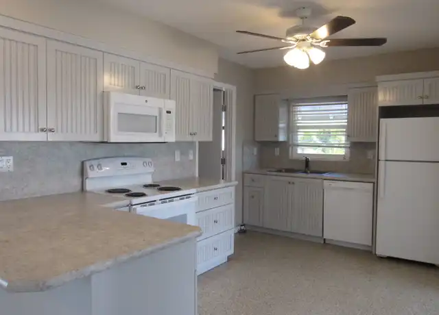 Property at 400 Hiles Blvd, New Smyrna Beach, FL, 32169, 3 beds, 2 baths, [object Object]