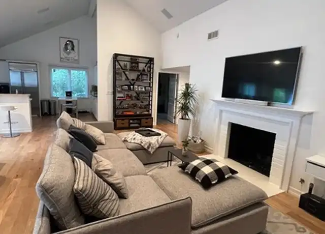 Property at 11431 Clover Ave, Los Angeles, CA, 90066, 3 beds, 3.5 baths, [object Object]