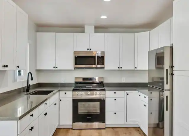 Property at 11720 Hamlin St Unit 8, North Hollywood, CA, 91606, 2 beds, 1 bath, [object Object]