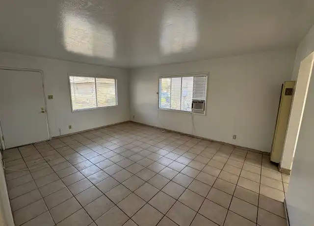 Property at 1529 21st Ave, Kingsburg, CA, 93631, 2 beds, 1 bath, [object Object]