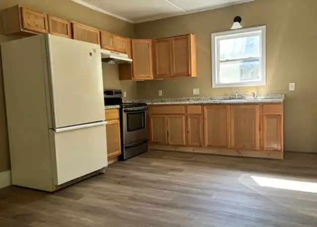 Property at 11 High St Apt 2, Waterville, ME, 04901, 1 bed, 1 bath, [object Object]
