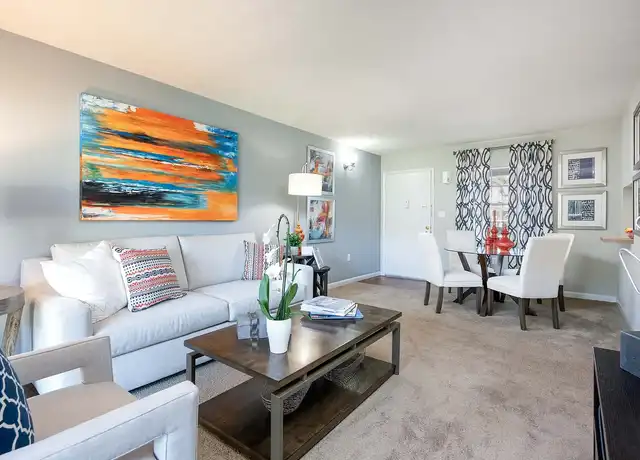 Property at Ascott Place Apartments - 14003 Saulk Ct, Tampa, FL, 33613, 1-2 bed, 1-2 bath, [object Object]