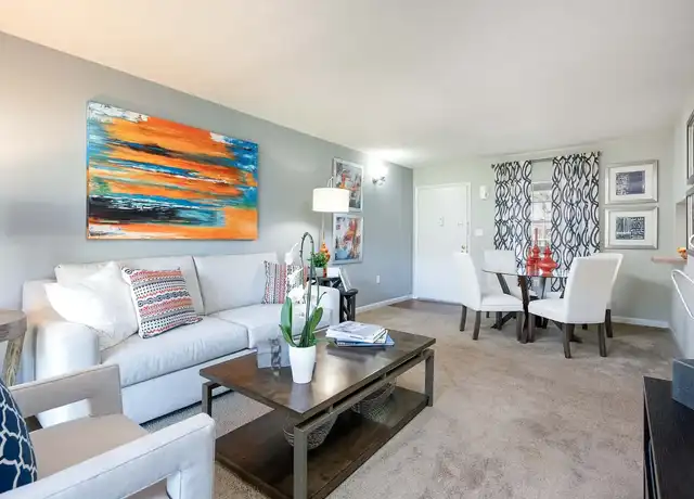 Property at Ascott Place Apartments - 14003 Saulk Ct, Tampa, FL, 33613, 1-2 bed, 1-2 bath, [object Object]