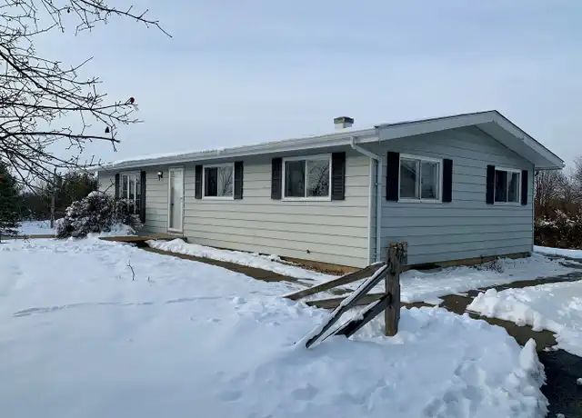 Property at 14218 Charlotte Dr, Woodstock, IL, 60098, 4 beds, 1.5 baths, [object Object]