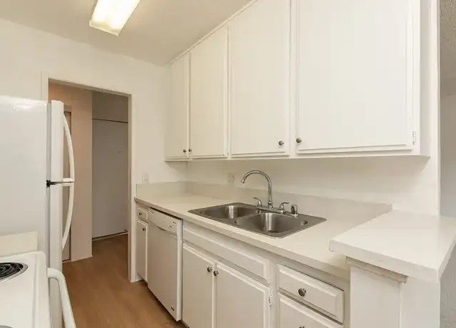 Property at Wilshire Ardmore Towers - 445 S Ardmore Ave, Los Angeles, CA, 90020, 1 bed, 1 bath, [object Object]