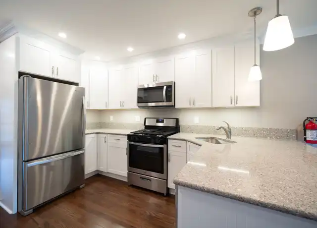 Property at 29 Cambridge Ter Unit 59D, Hackensack, NJ, 07601, 1 bed, 1 bath, [object Object]