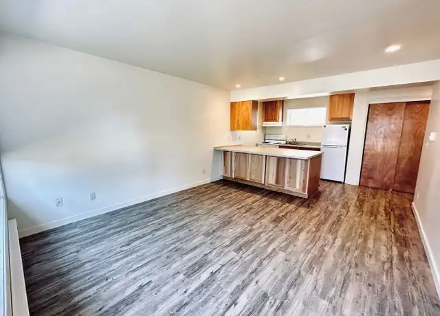 Property at 9041 16th Ave SW #5, Seattle, WA, 98106, 1 bed, 1 bath, [object Object]