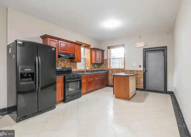 Property at 1330 W Girard Ave Unit 1R, Philadelphia, PA, 19123, 1 bed, 1 bath, [object Object]