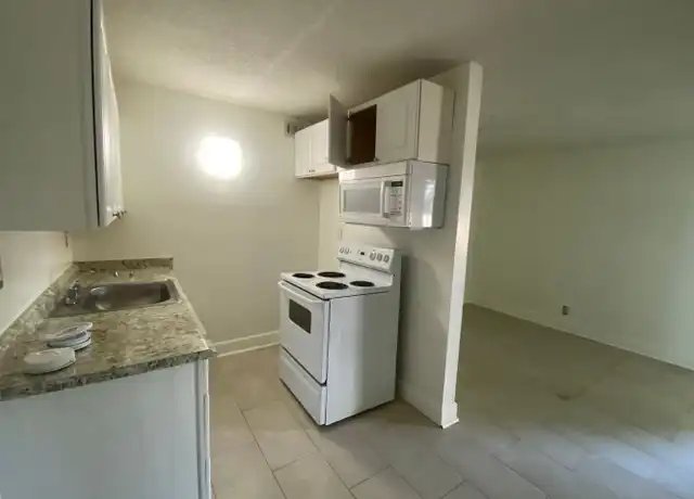 Property at 1151 NE 16th Ct Unit 6, Fort Lauderdale, FL, 33305, 1 bed, 1 bath, [object Object]