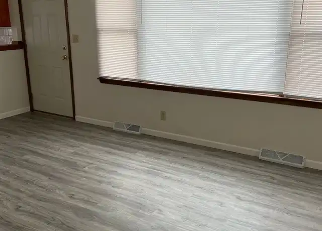 Property at 3410 Garfield Dr Unit 3415, Rockford, IL, 61101, 2 beds, 1 bath, [object Object]