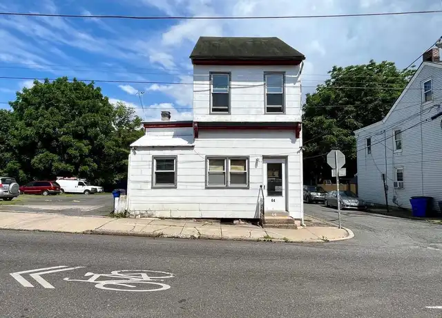 Property at 64 S Evans St Unit 2, Pottstown, PA, 19464, 3 beds, 1 bath, [object Object]