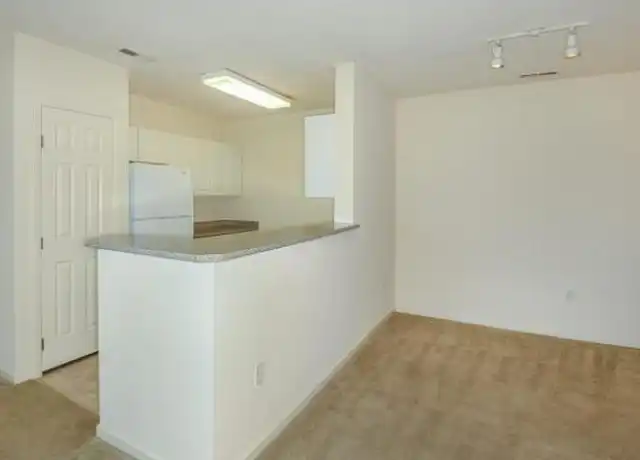 Property at 2001 Falls Blvd, Quincy, MA, 02169, 1 bed, 1 bath, [object Object]