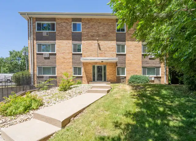Property at 1215 24th Street Pl Unit 206, Moline, IL, 61265, 2 beds, 1 bath, [object Object]