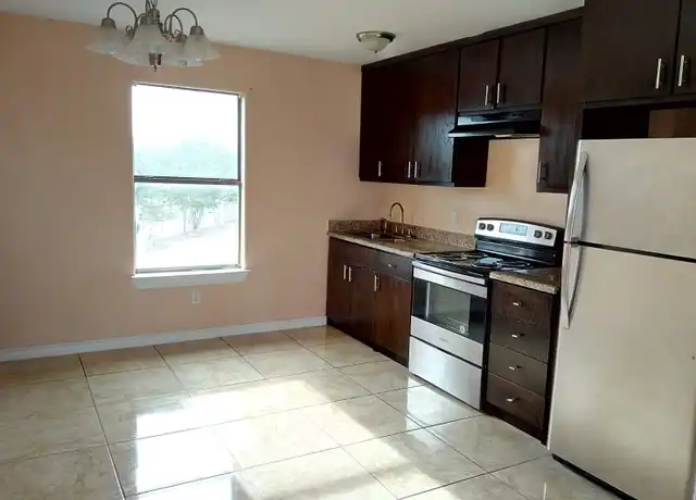 Property at 1302 Quitaca Dr Unit D, Edinburg, TX, 78541, 2 beds, 2 baths, [object Object]