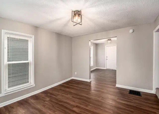 Property at 9 Travis St NE, Grand Rapids, MI, 49505, 4 beds, 1 bath, [object Object]