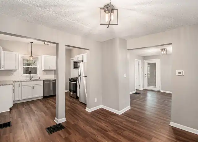 Property at 9 Travis St NE, Grand Rapids, MI, 49505, 4 beds, 1 bath, [object Object]